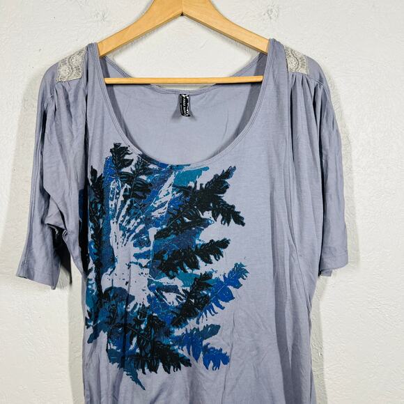 Free People Floral Print Scoop Neck Tee Short Sleeve Gray Blue Casual - M - Picture 2 of 4